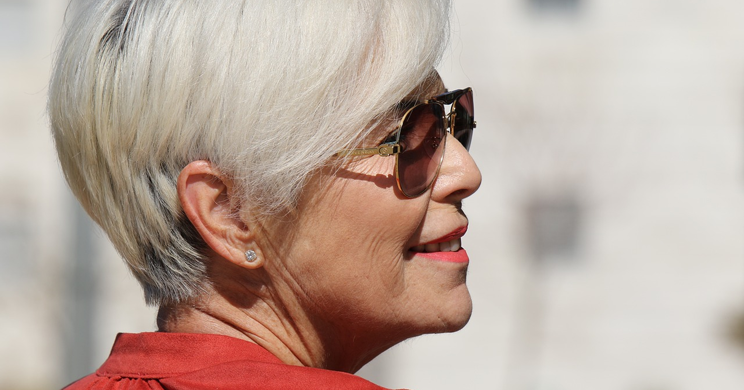 インプラント治療で噛む力が戻った！実際の体験談（50代女性）